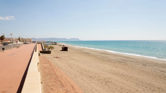 Playa de Retamar en Almería