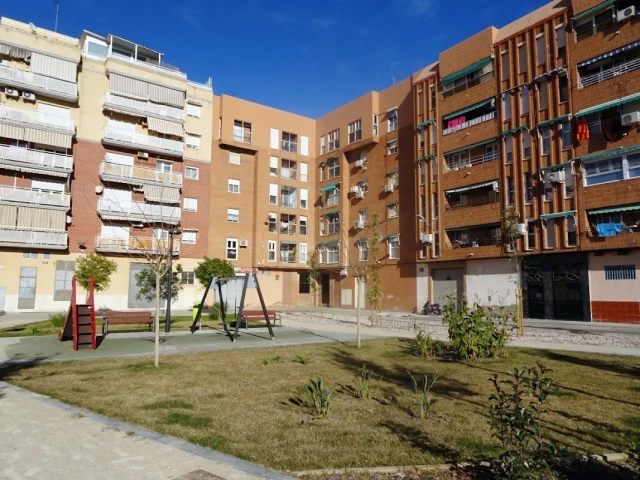 Zona canina Plaza Músico Moreno Gans en Valencia