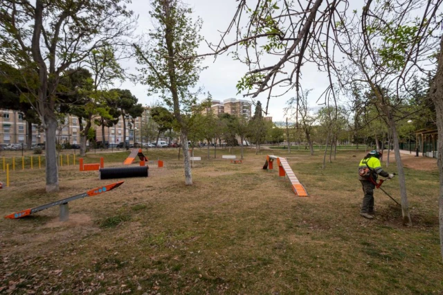 Zona de esparcimiento canino del Parque Tío Jorge en Zaragoza