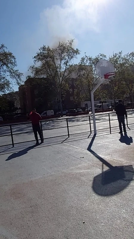Zona canina Plaza de Maguncia en Valencia