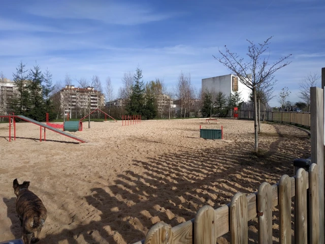 Parque Guau — pipicán exclusivo en San Sebastián