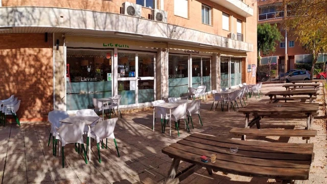 Restaurant Cafeteria Llevant en Tarragona