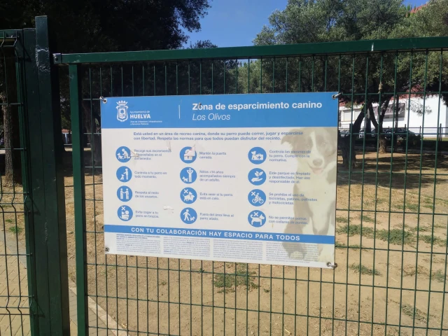 Área Canina del Parque de los Olivos en Huelva