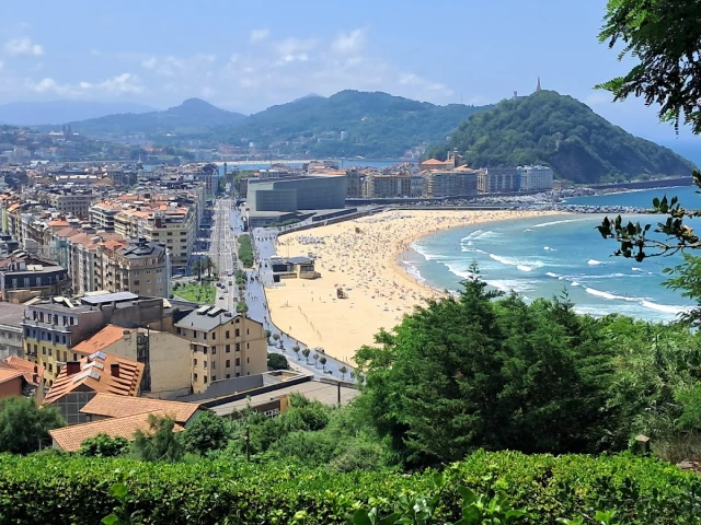 Playa de Zurriola en San Sebastián
