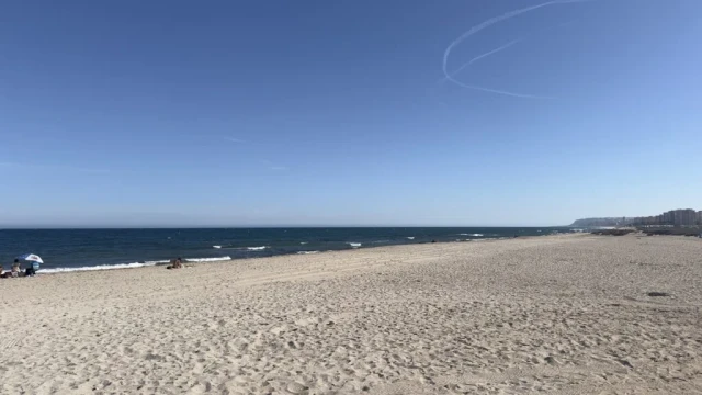 Playa de Agua Amarga (playa canina de Alicante) en Alicante