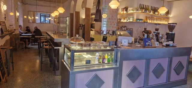 TRAVA Bar de Vinos en Madrid